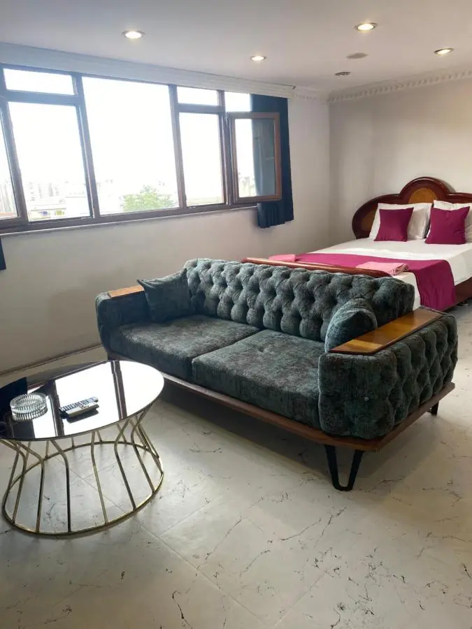 Petek Hotel