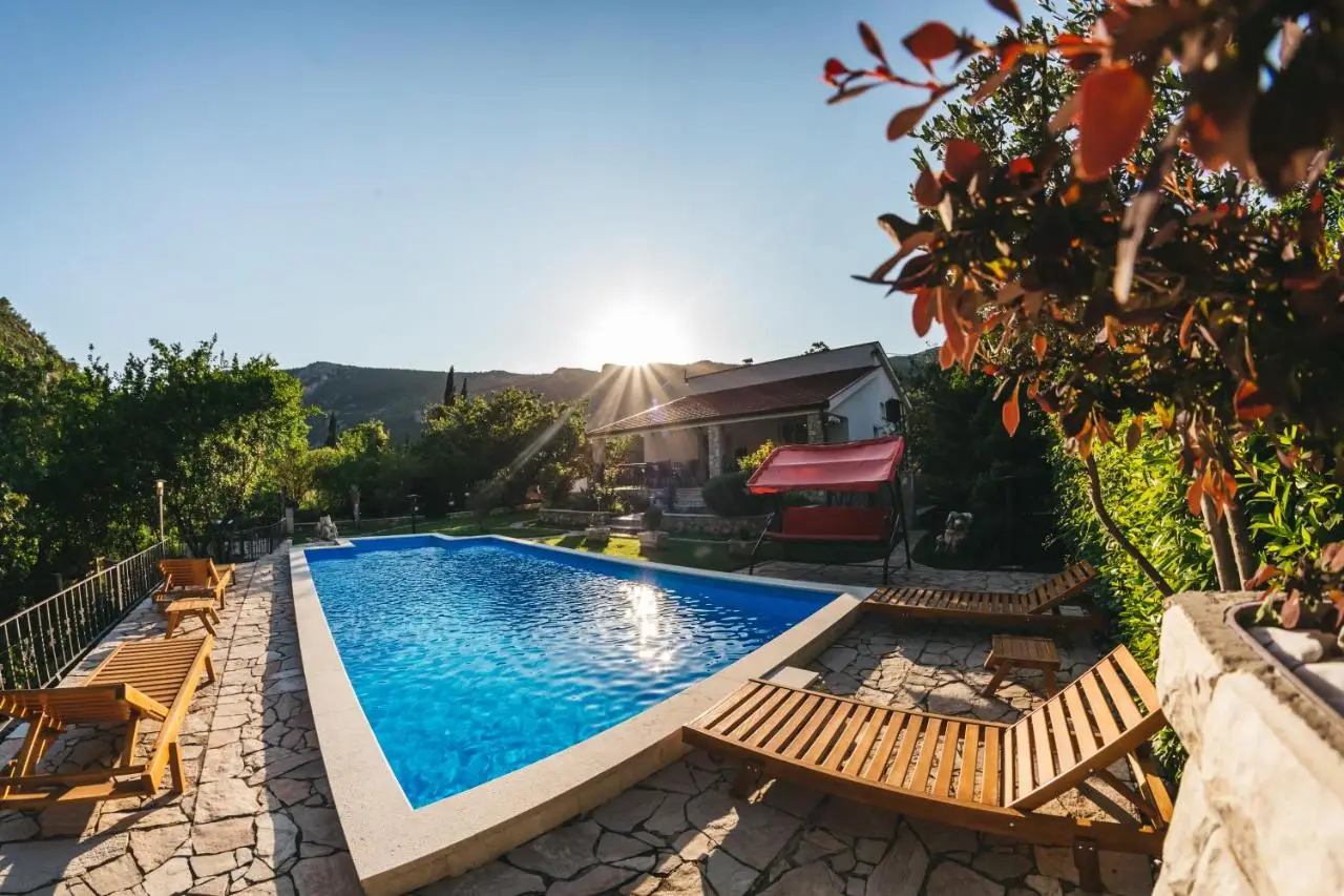 Villa Gana-Green Oasis with Heated Pool
