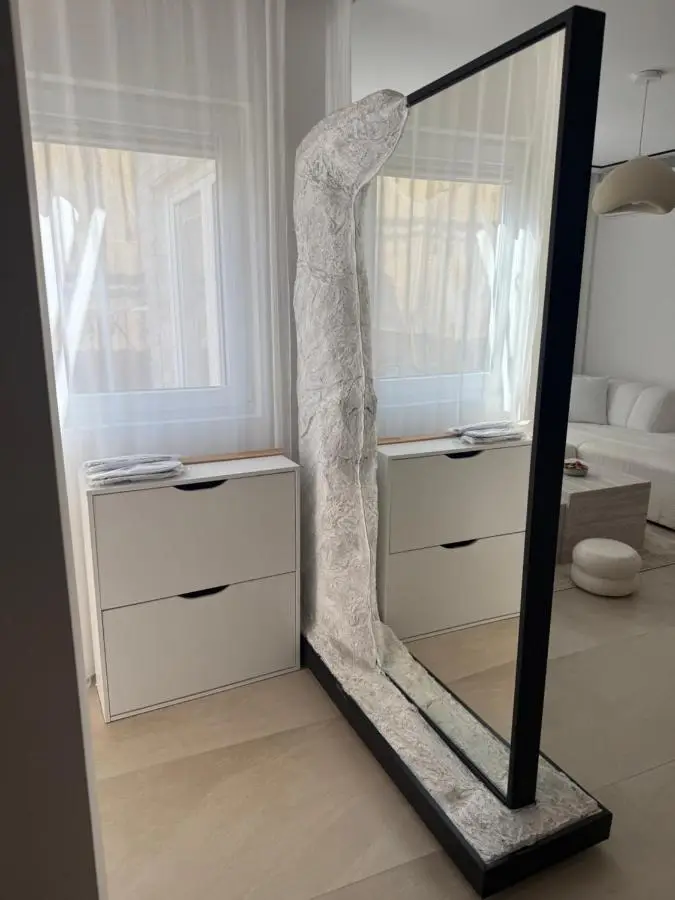 Apartment 528