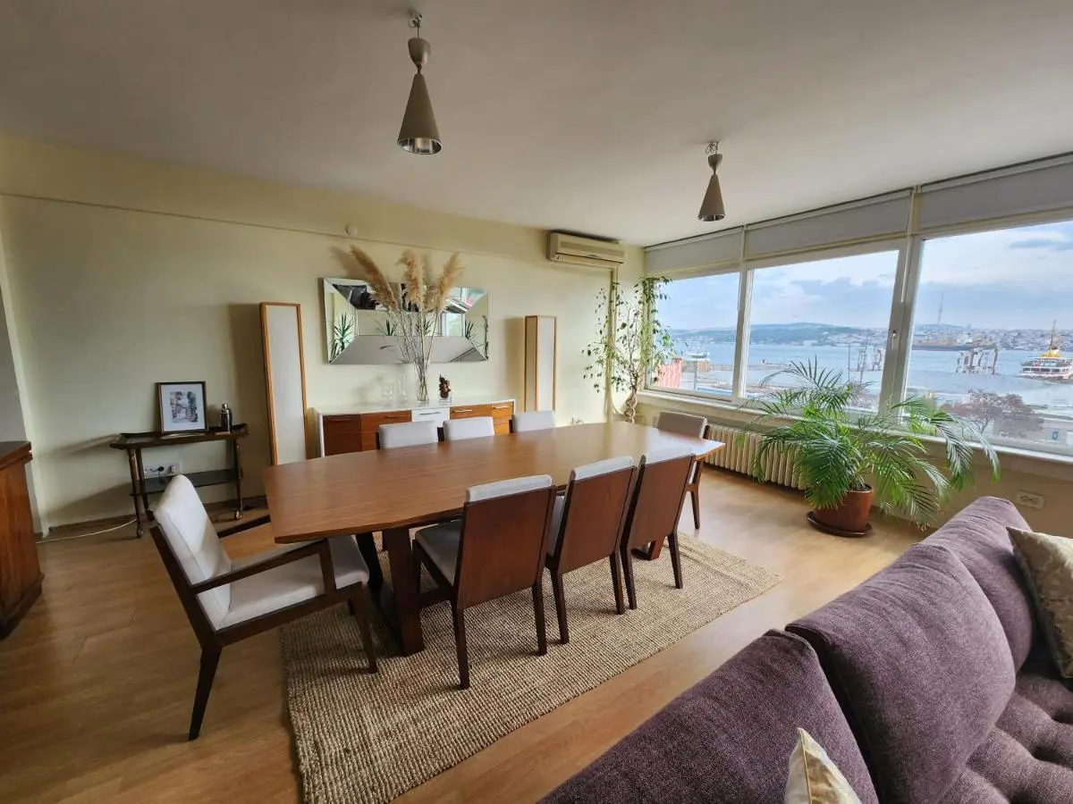 Stunning 1BR w Sea View close to Galataport !
