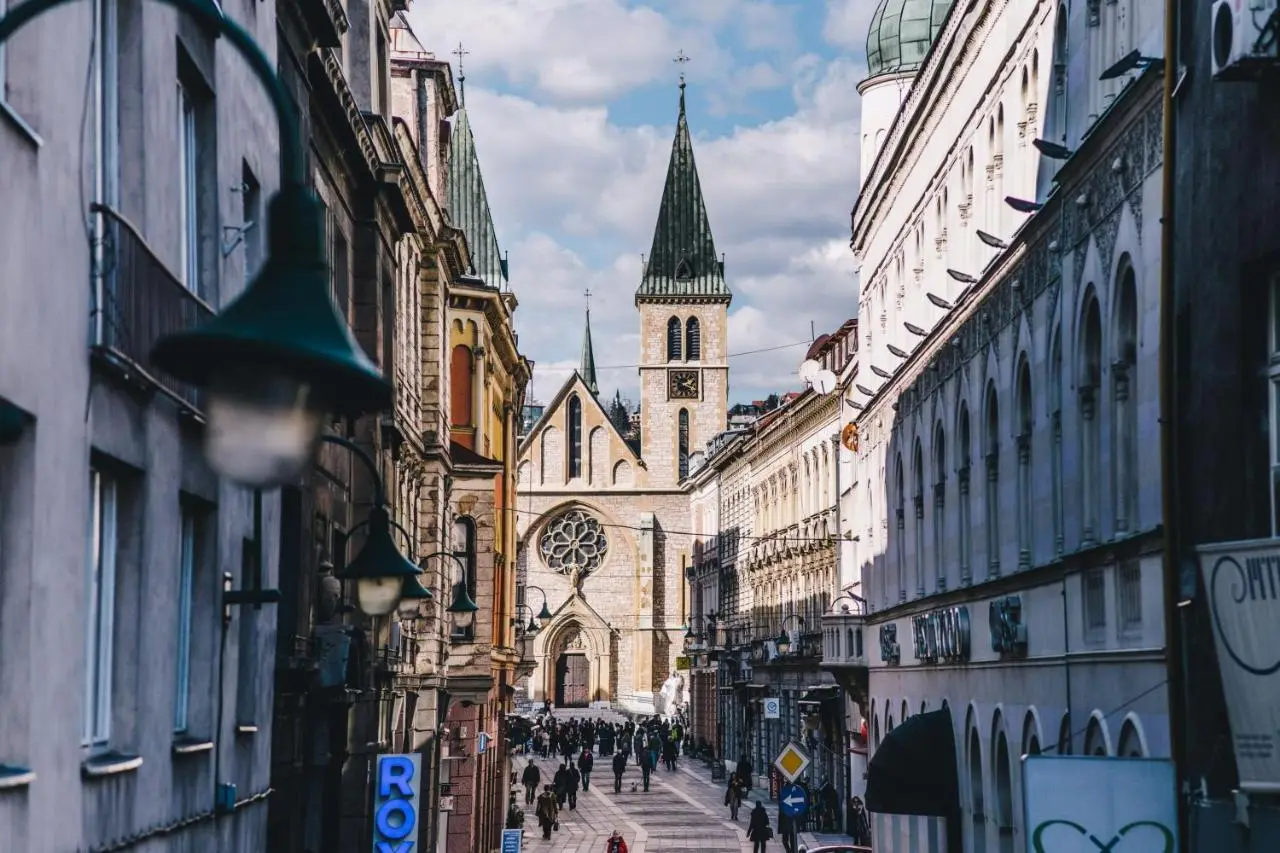 Modern 2BDR apartment-CATHEDRAL VIEW-BEST LOCATION