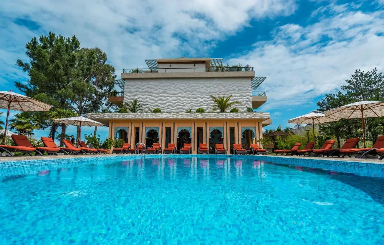 Dream Land Oasis