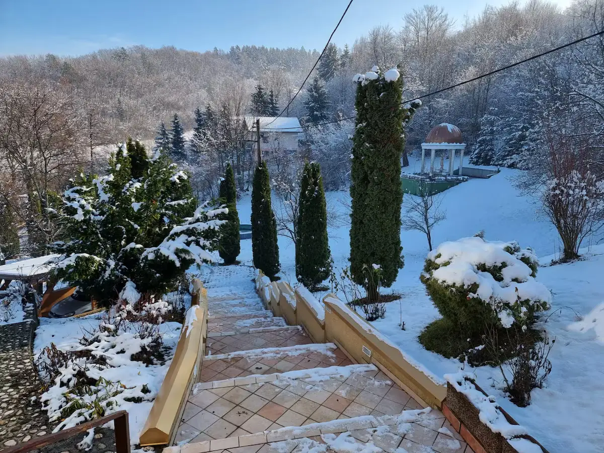 luxurious 350 m villa with 4 bedrooms