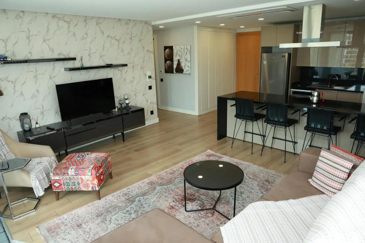 Deluxe 2BR Apartment Balcony 420