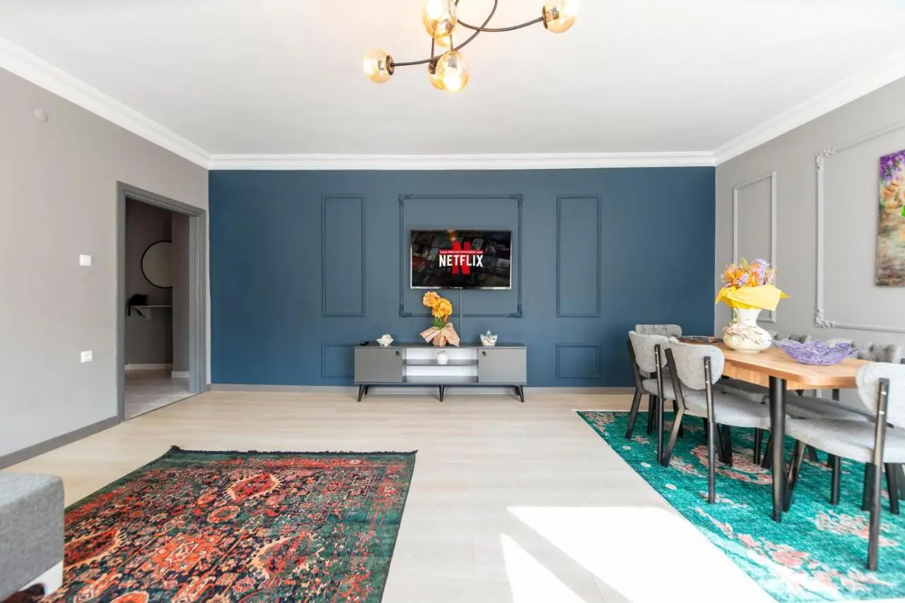 Hexa Suites Hotel