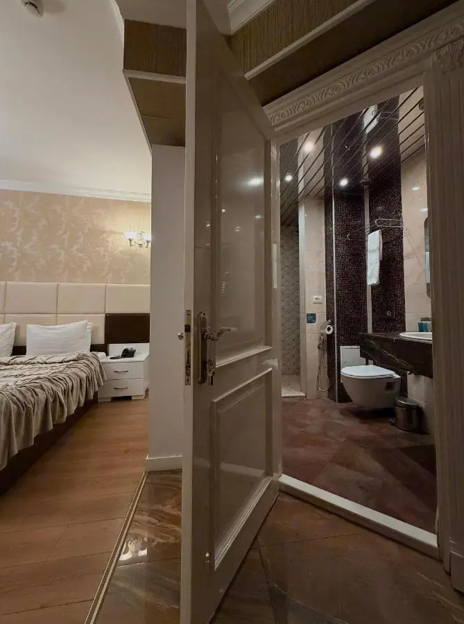Old Str Terrace Hotel