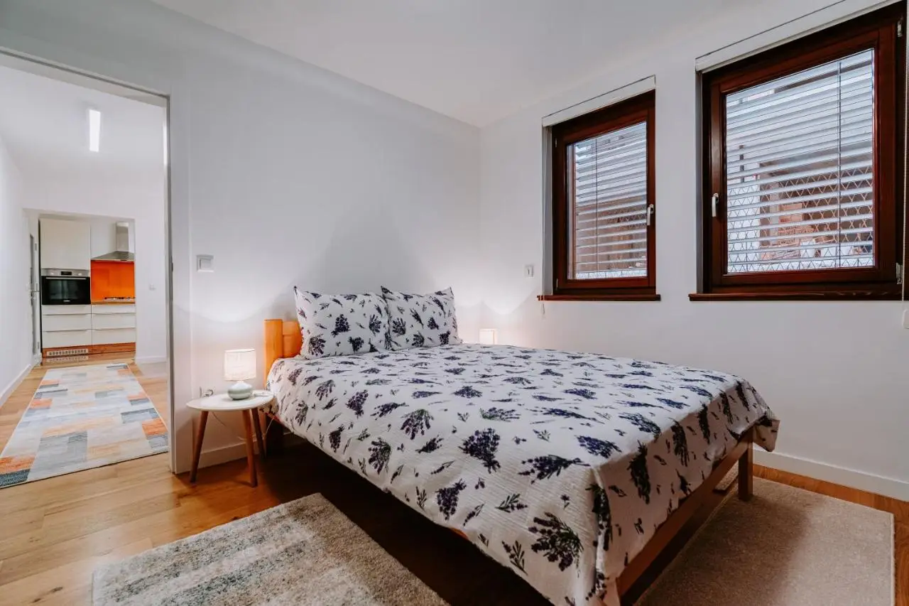 Apartment Jutro with free private parking-garage