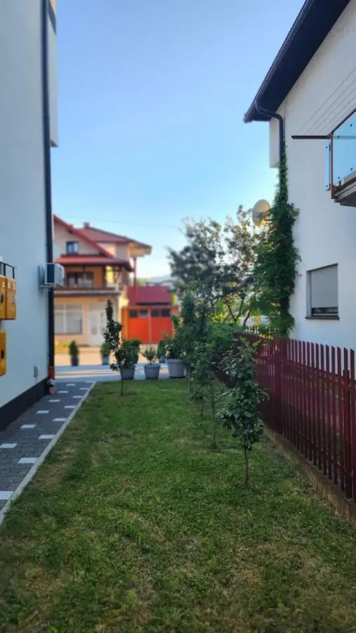 Apartmani Dobrinja - Free parking