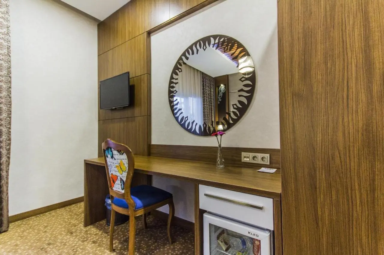 La Pazza Suites