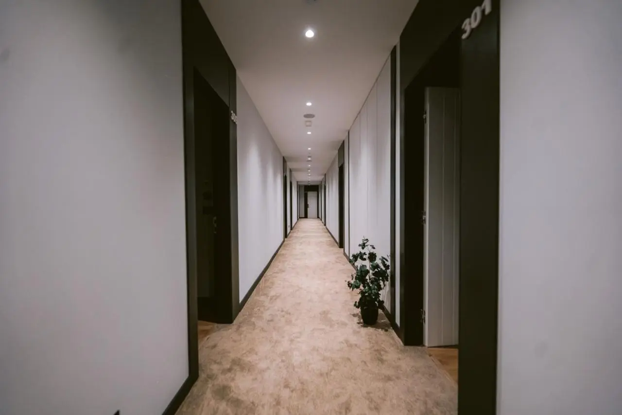 TRIBUTE Hotel