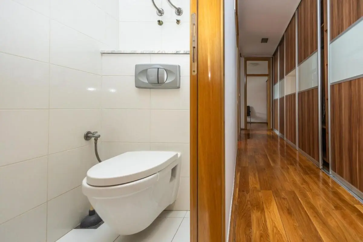 Spacious Apartment in Downtown