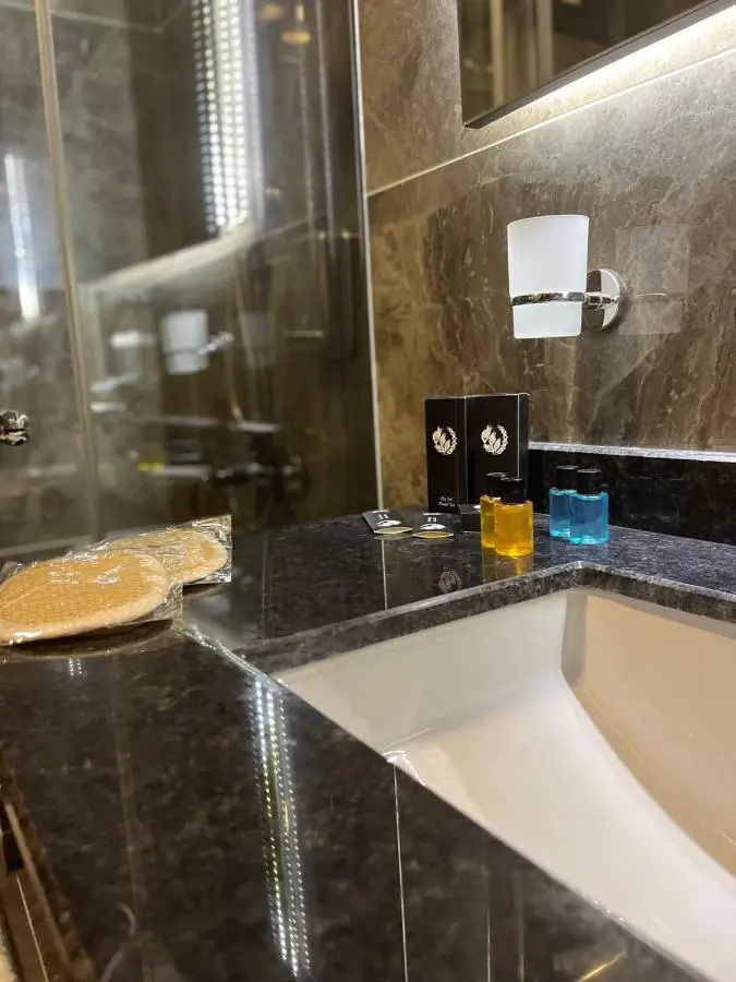 Avni Bey Otel