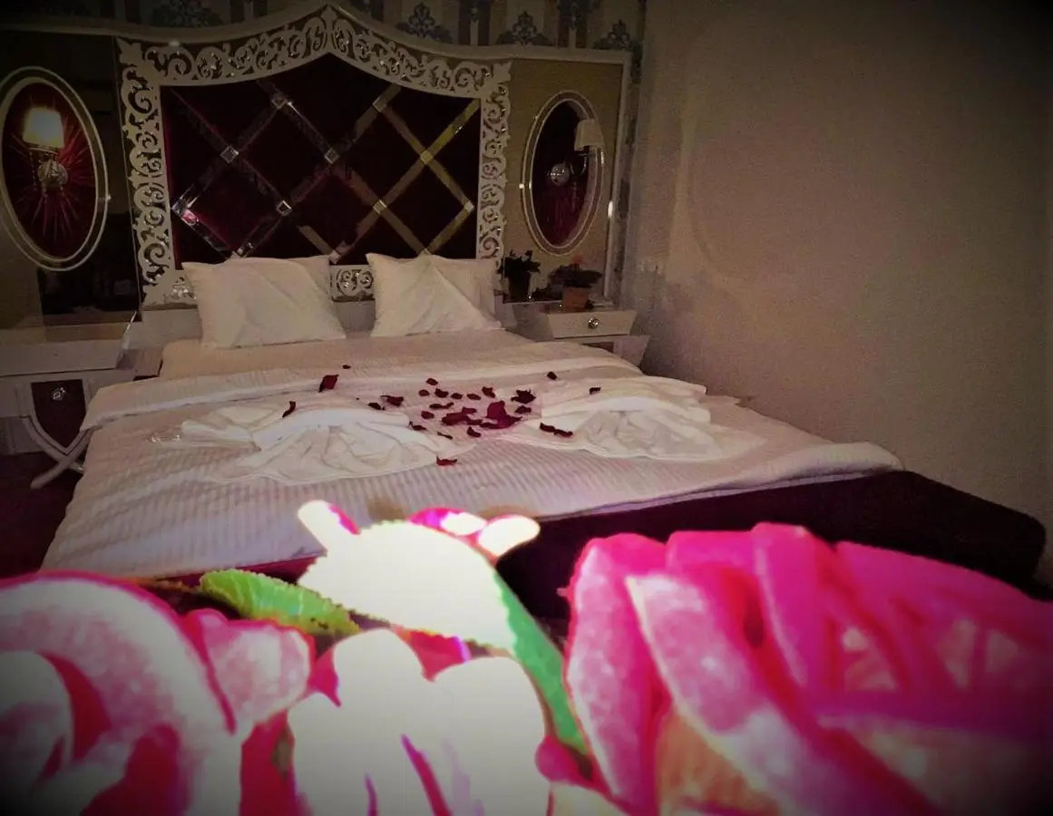 By Historial Hotel Due