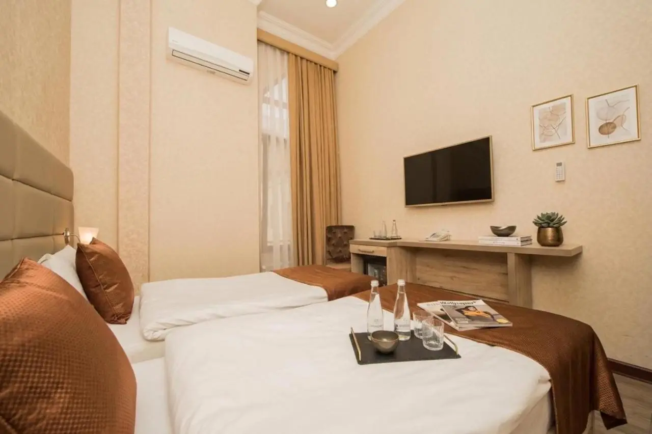 Passage Hotel & Apartments