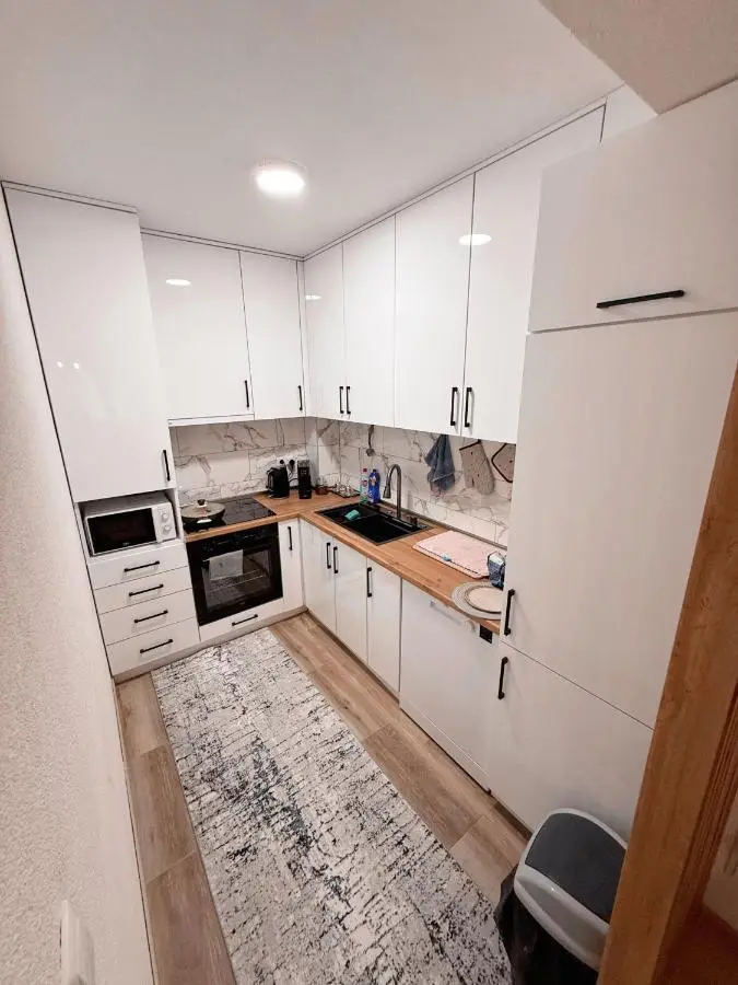 Apartment Saturday