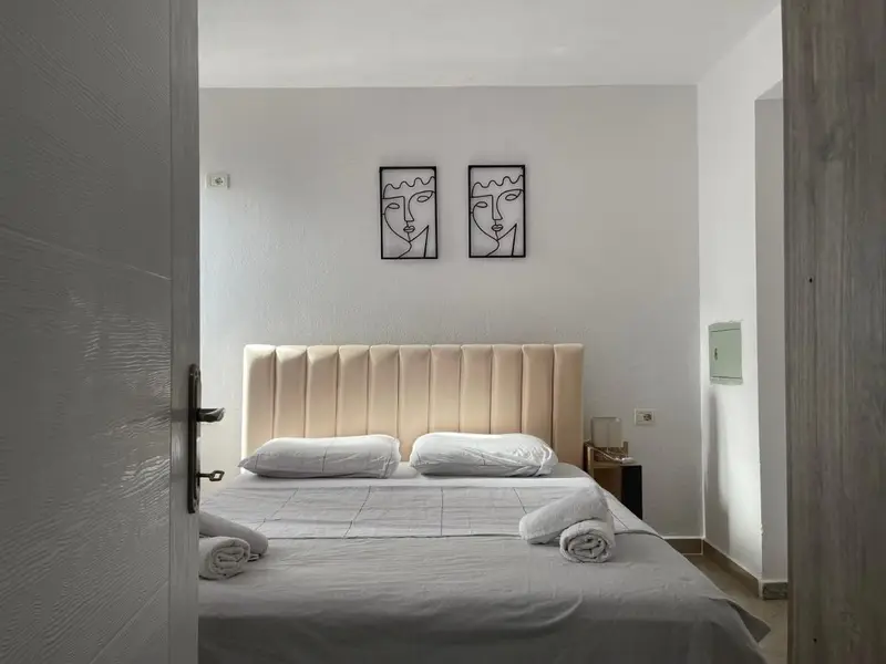 Downtown Boulevard enchanting apartment!
