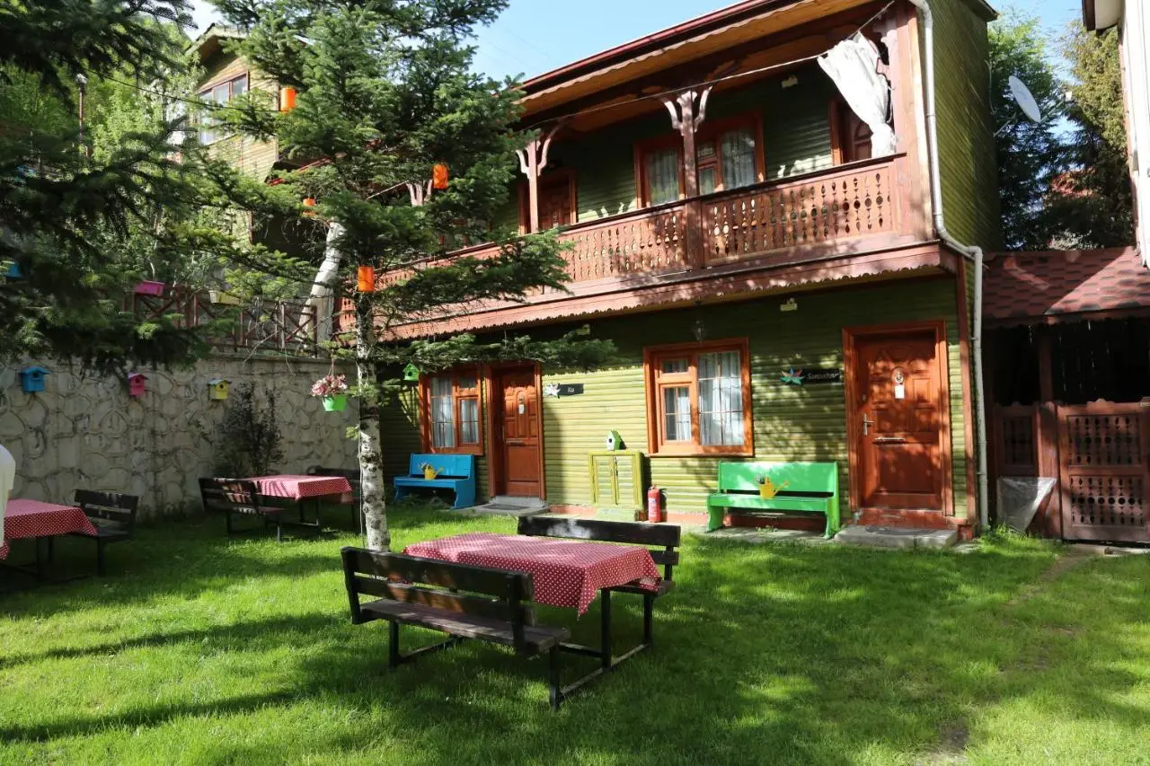 ABANT DORT MEVSİM KONAĞI HOSTEL
