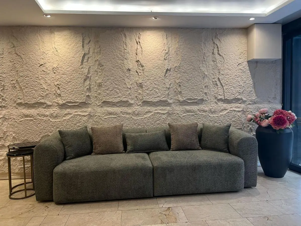 Flower Palace Hotel