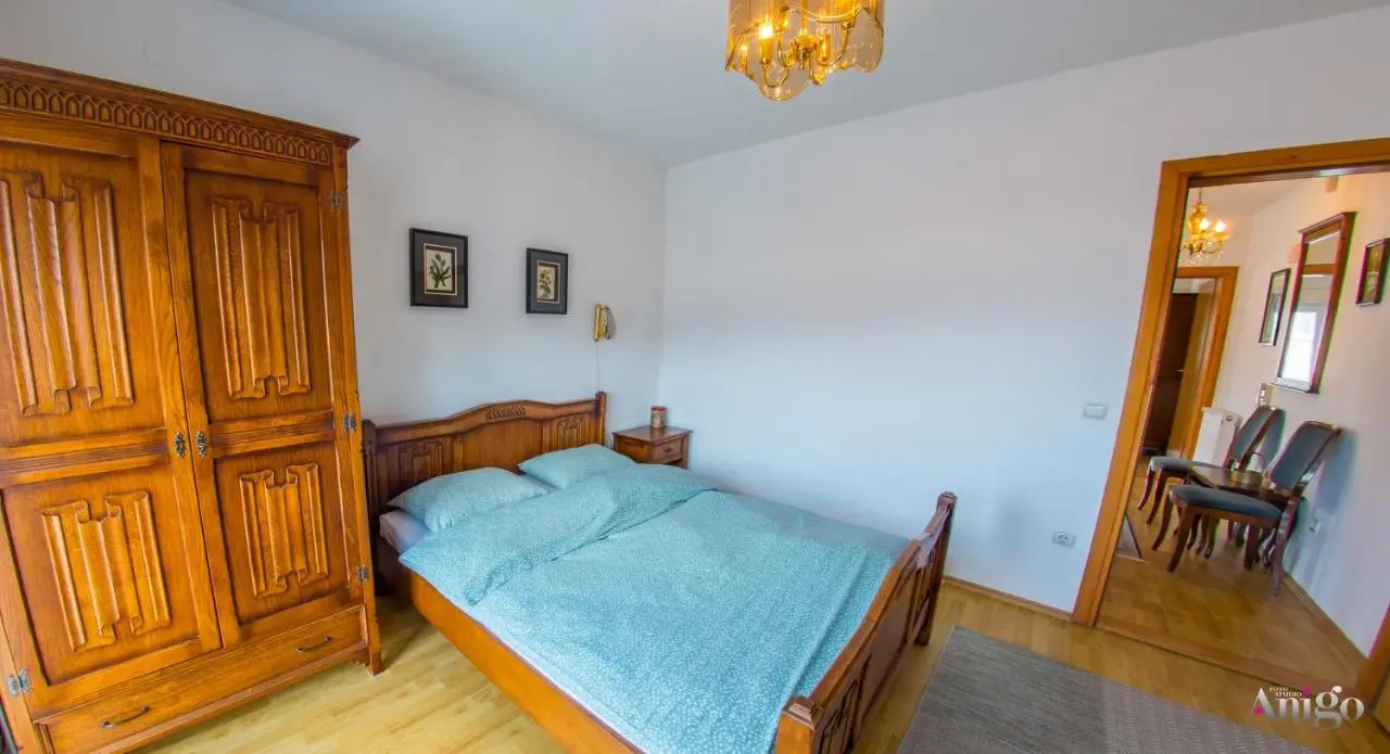 Apartment Ado