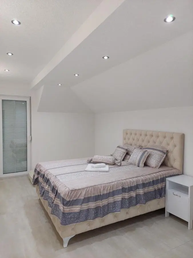 Villa AS na Jablaničkom jezeru