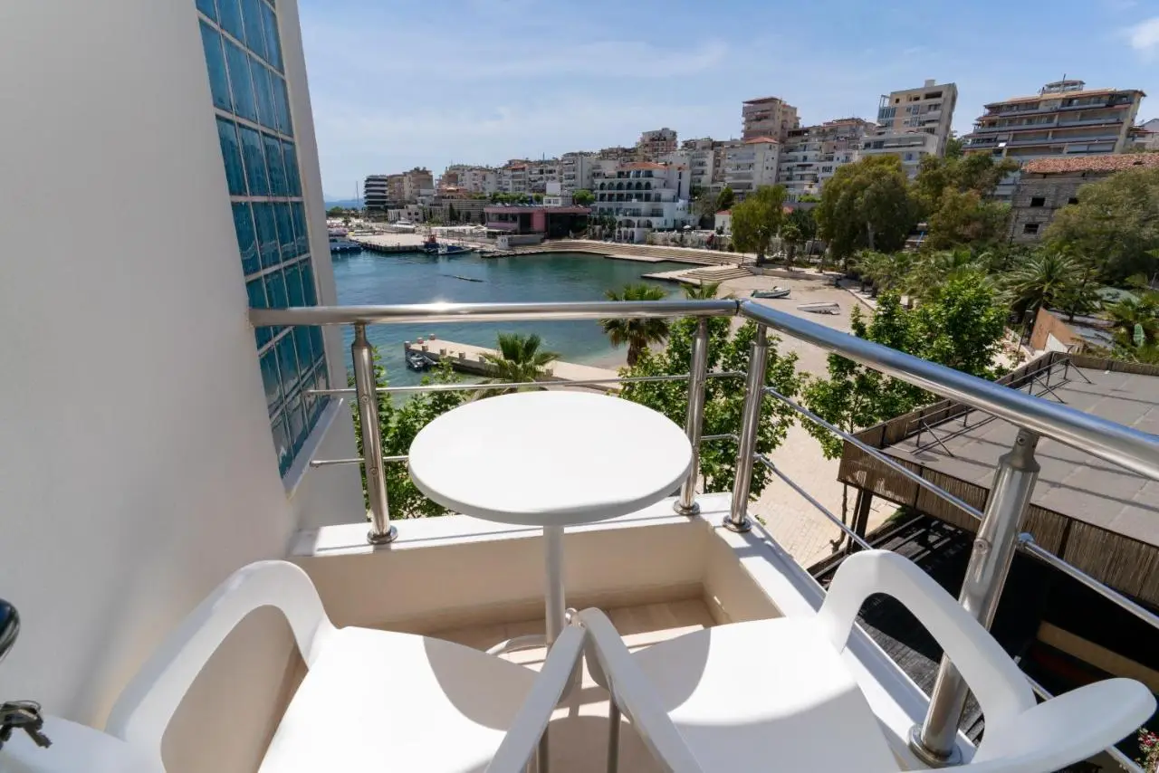 Titania Hotel