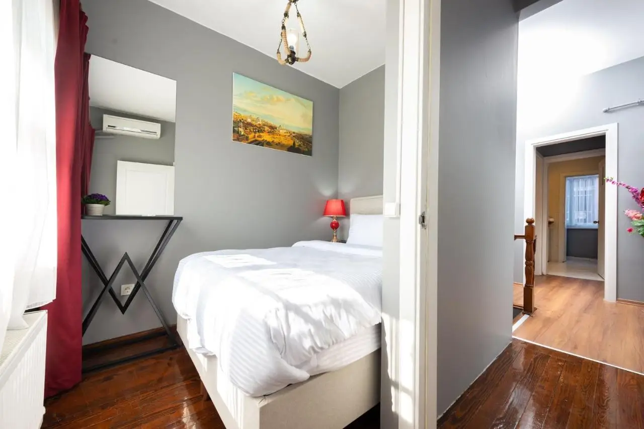 Bright Apart Hotel