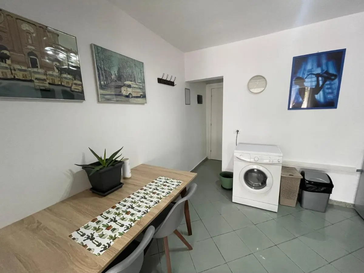 Downtown Boulevard enchanting apartment!