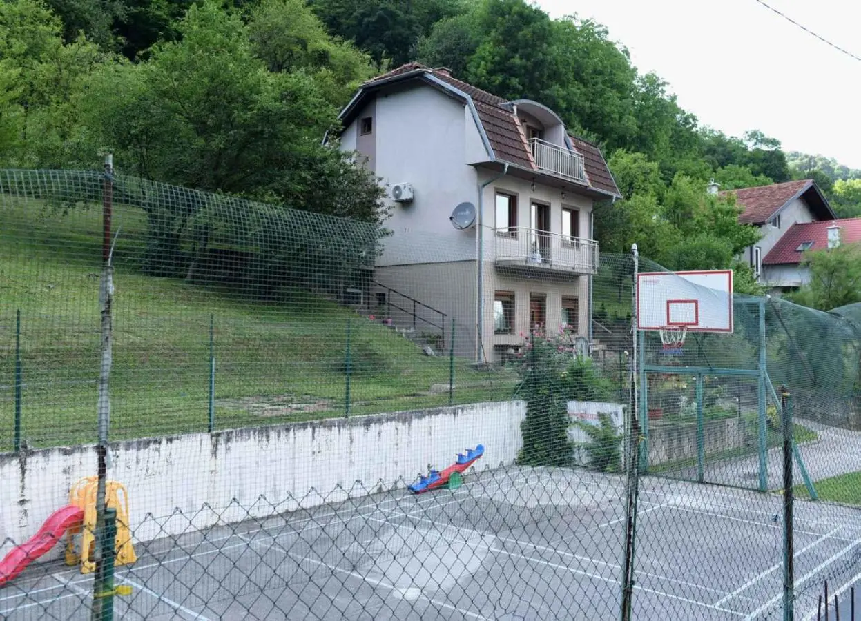 Guesthouse Ema