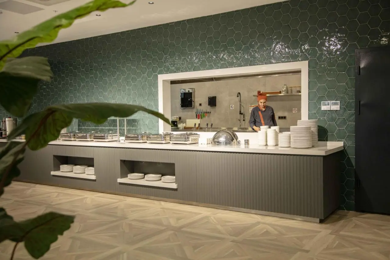 V Center Hotel