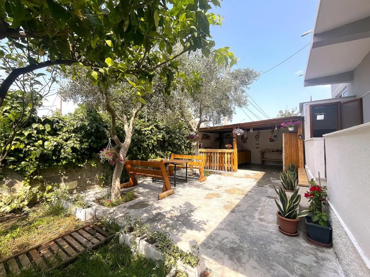 Old Beach Vlora Hostel