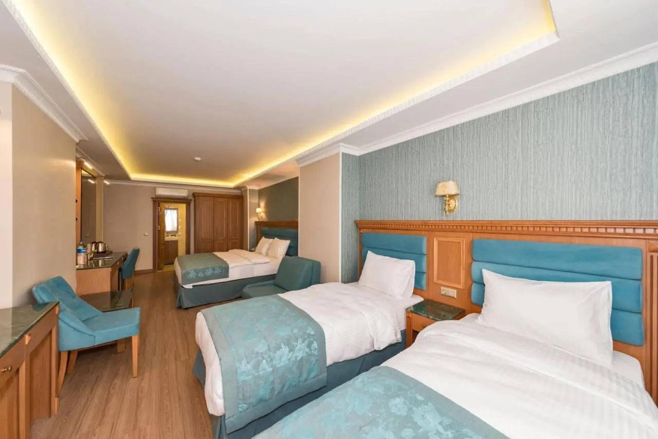 Magnaura House Hotel