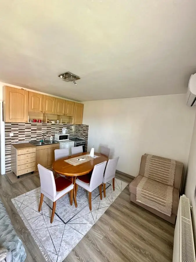 Apartman Ejna