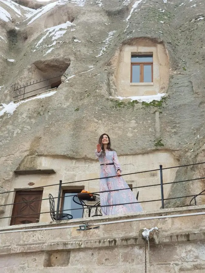 Elite Cave Suites