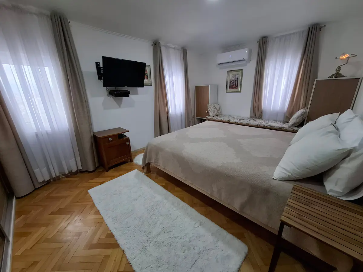 Charming 3-Bedroom House in the Heart of Old Town