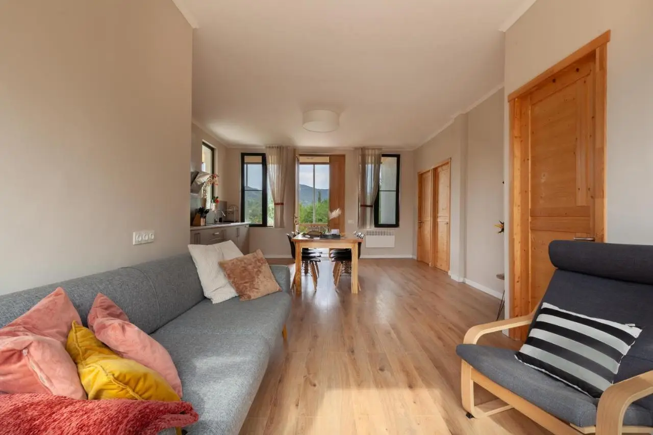 Renovated 3-bedroom House in Nature - Iskia Estate
