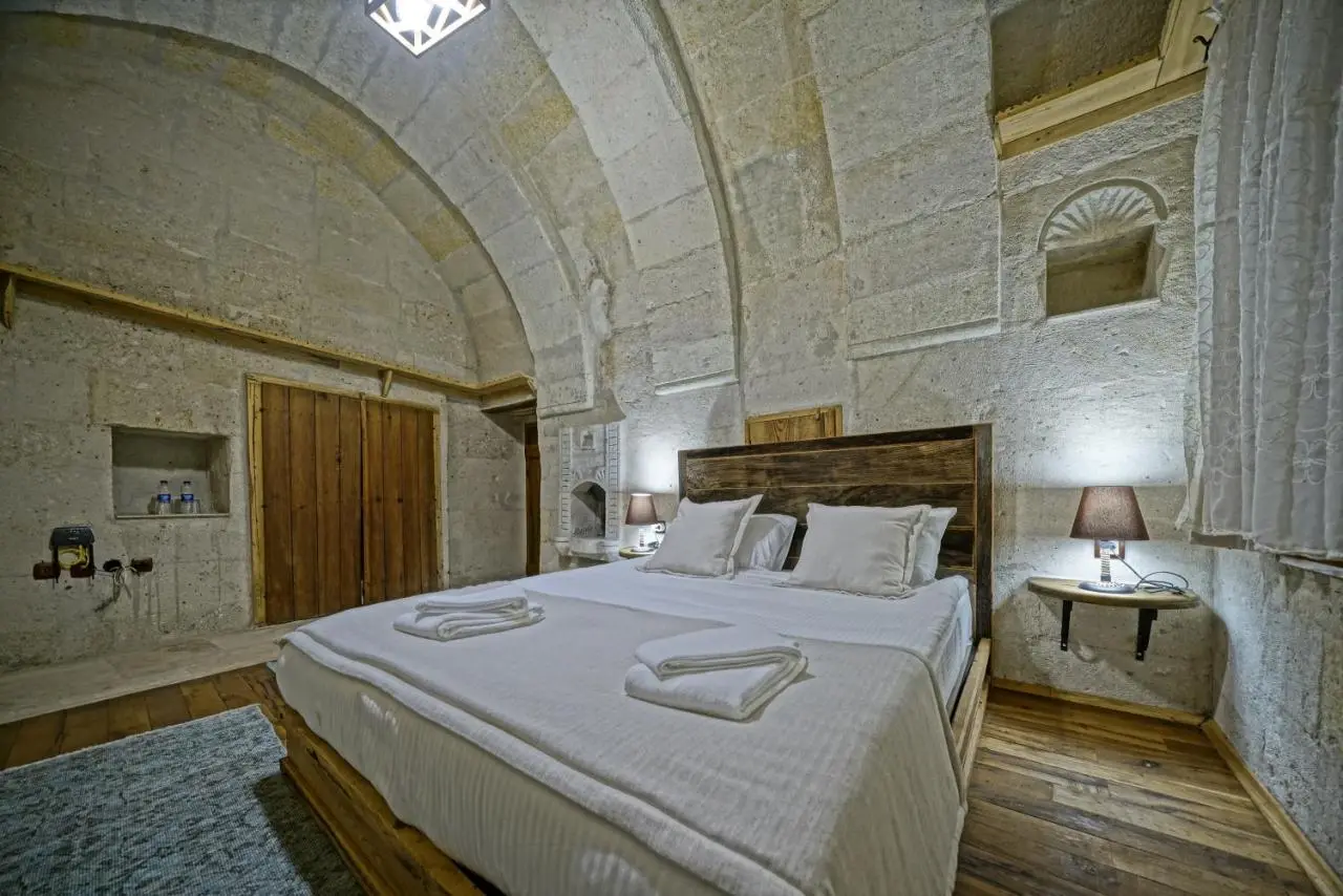 Naraca Cave House