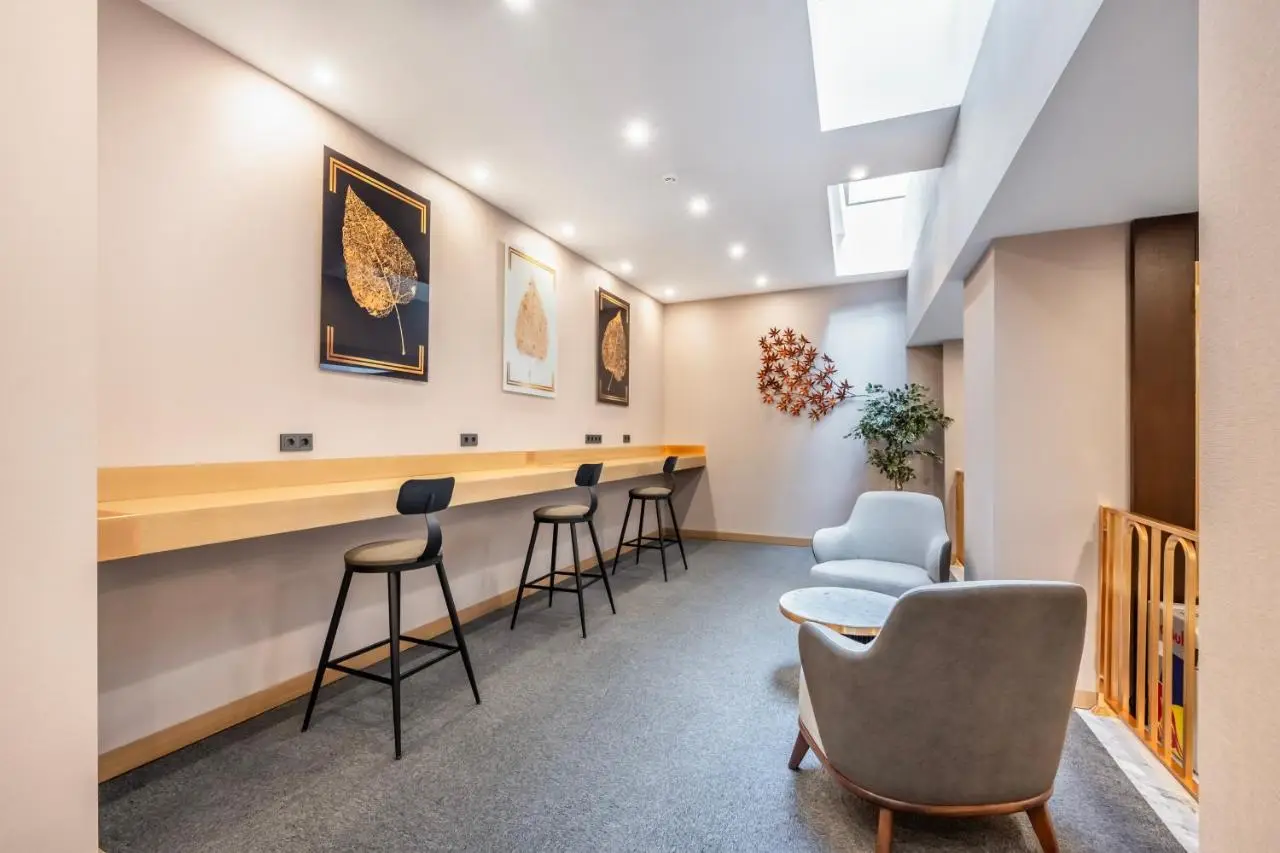 Hotel Bristol