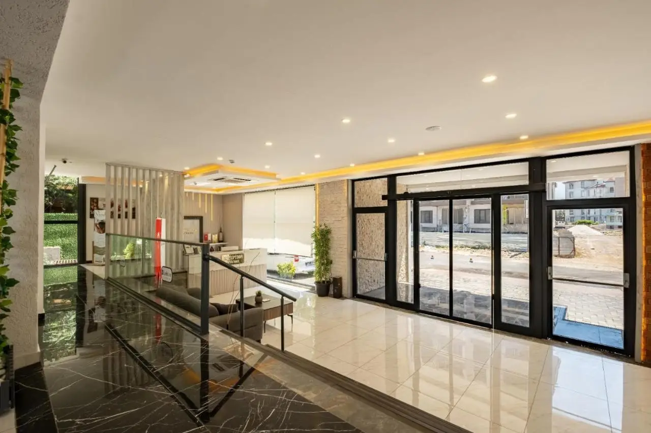 Laristone Suite Spa Hotel