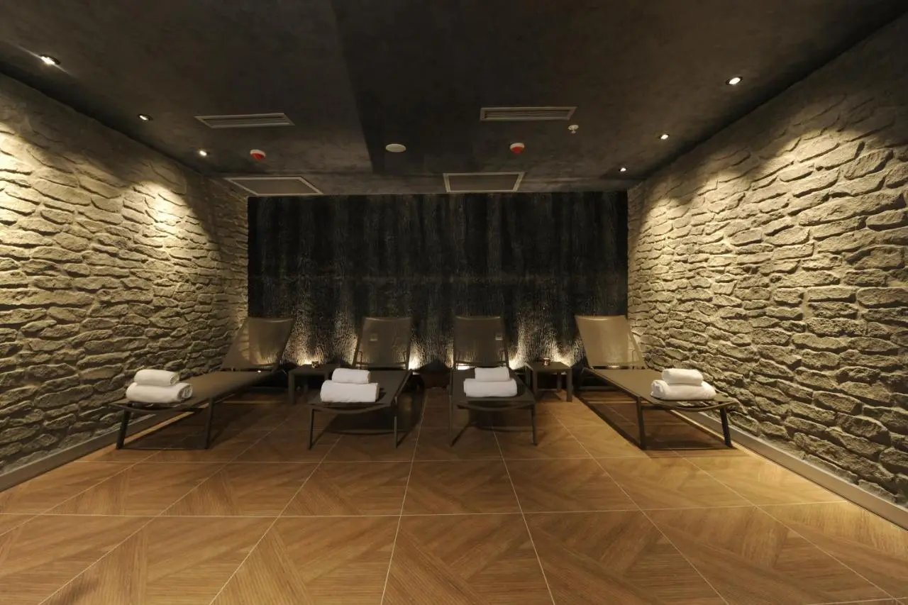 Le Petit Palace Hotel - Special Category