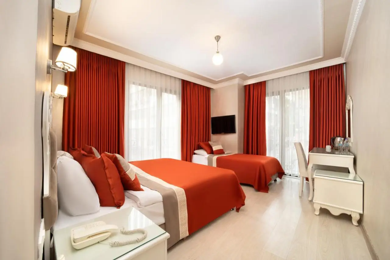 Deluxe Newport Hotel - Old City