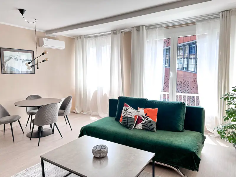 Stylish Apartment Close to Everything