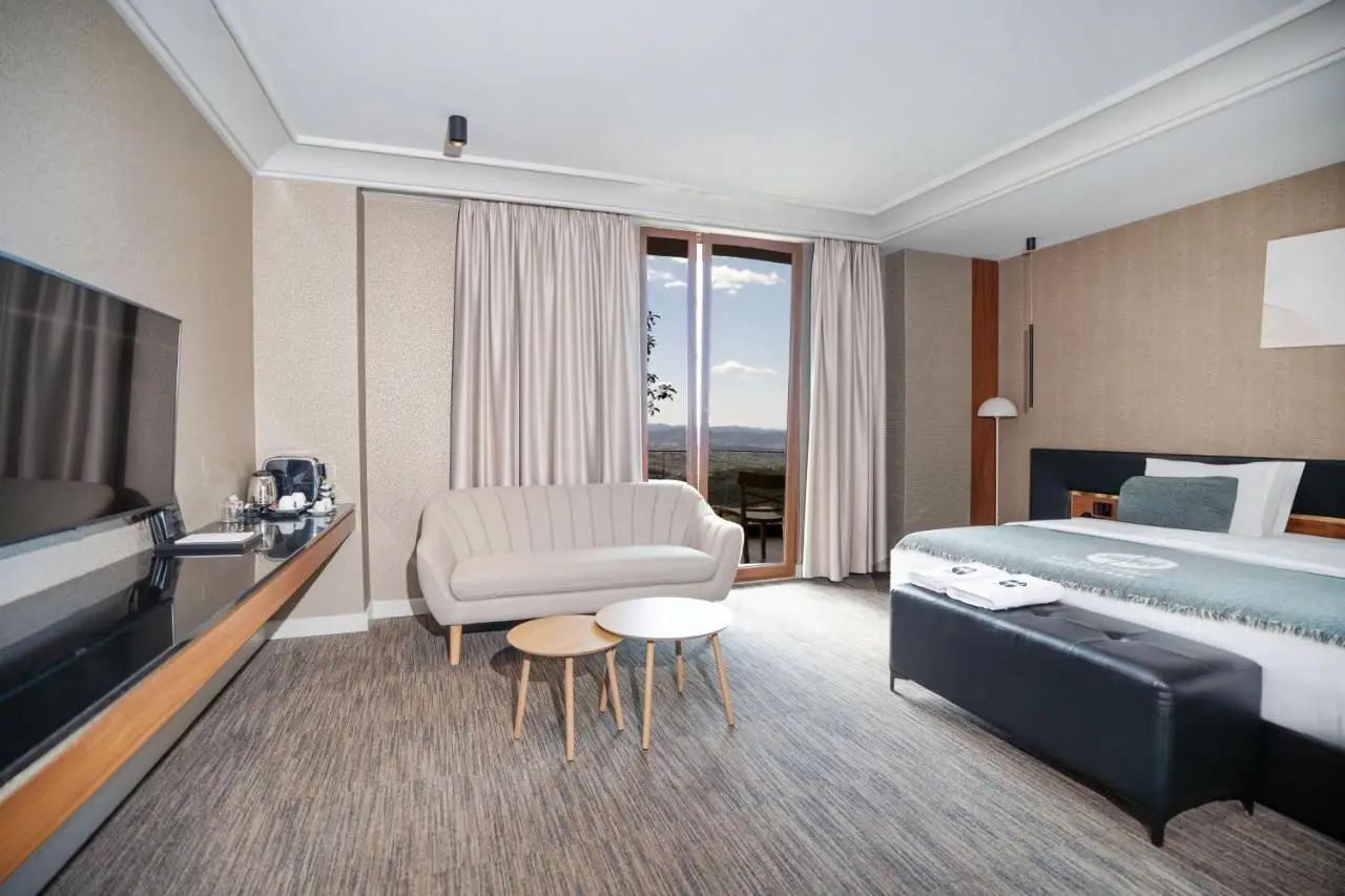 Select Hill Resort
