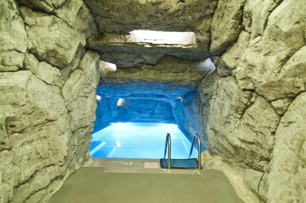 Glorious Hotel