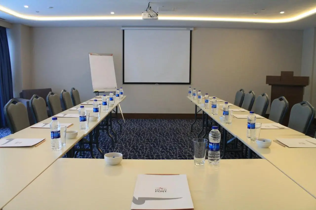 Nearport Hotel Sabiha Gokcen Airport