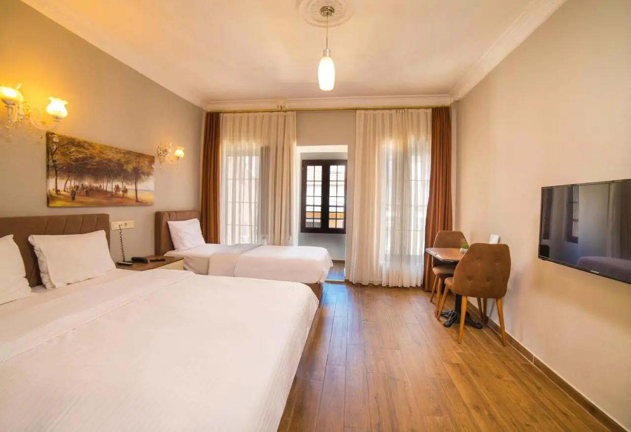 Zendy Suite Hotel