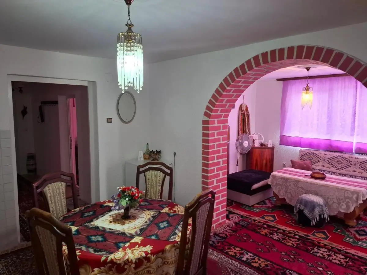 Retro Retreat Izačić