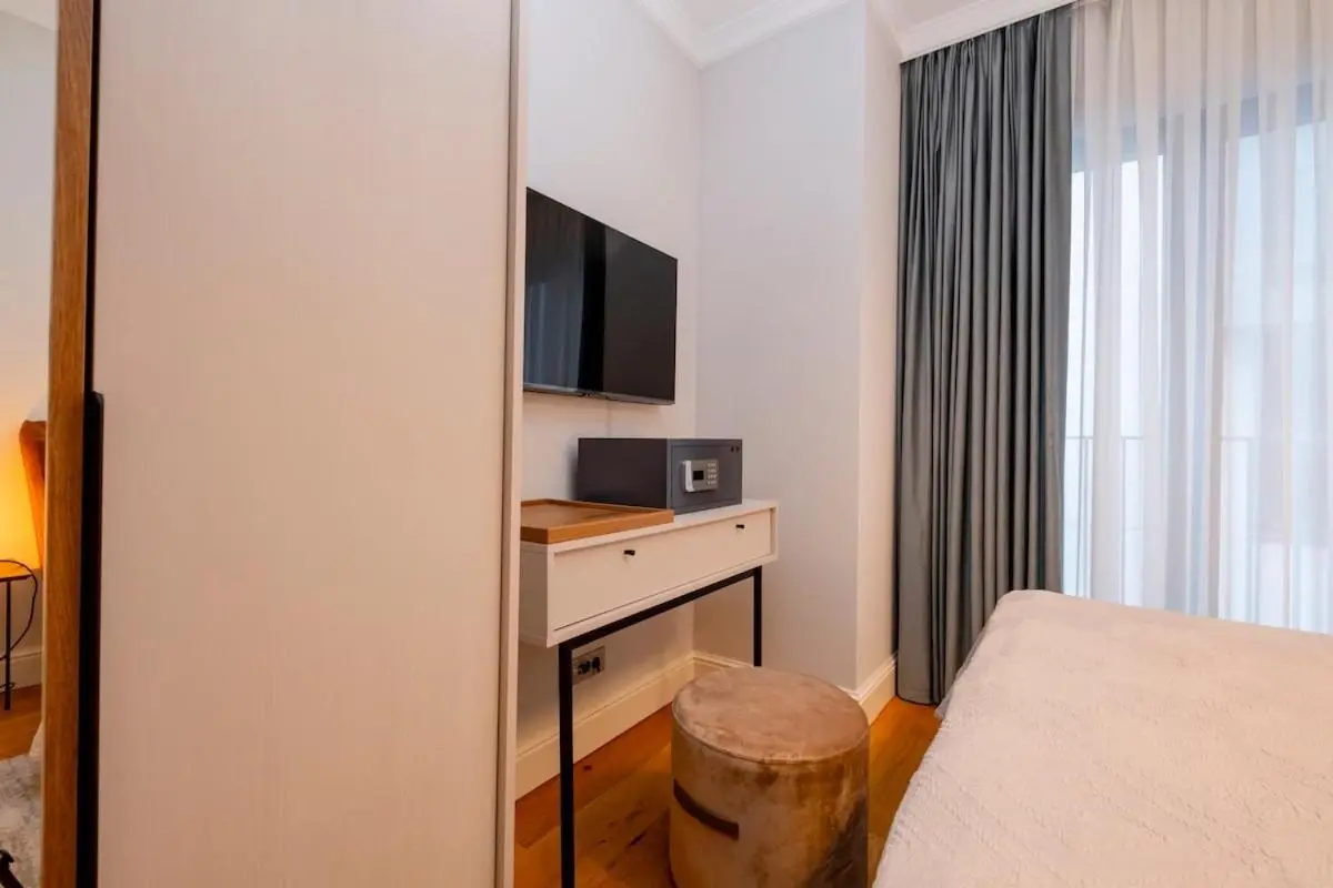 One-Bedroom Residence Apartment in Taksim