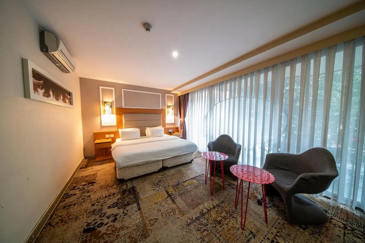 All Seasons Hotel