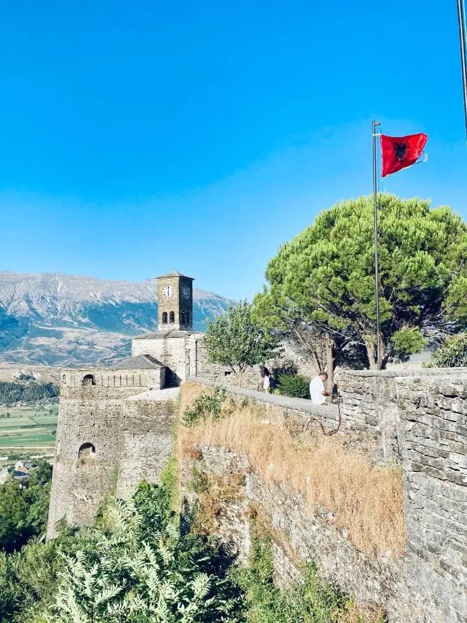 DAI Apartments- City & Castle view Gjirokaster