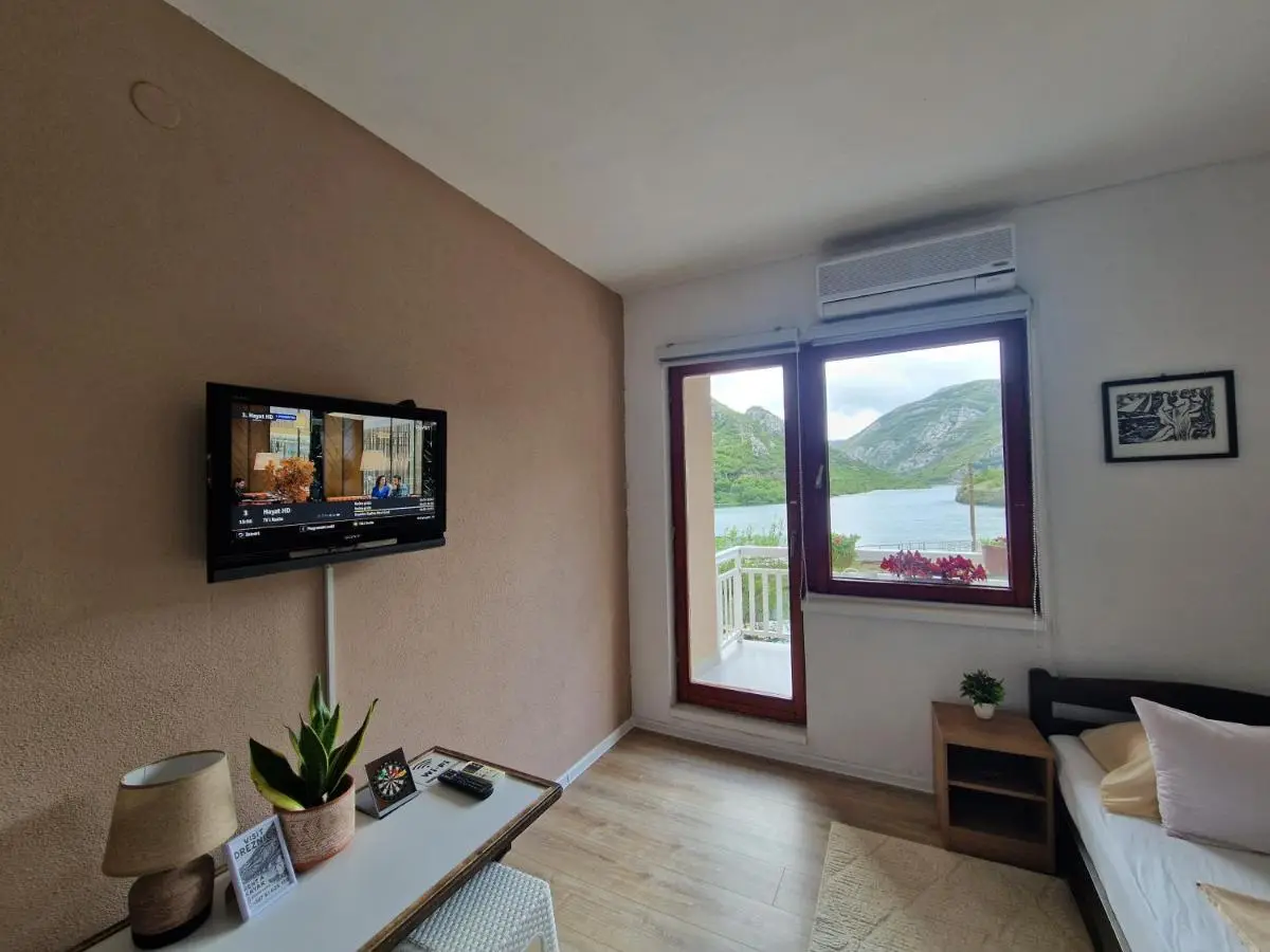 Visit Dreznica - Canyon Retreat
